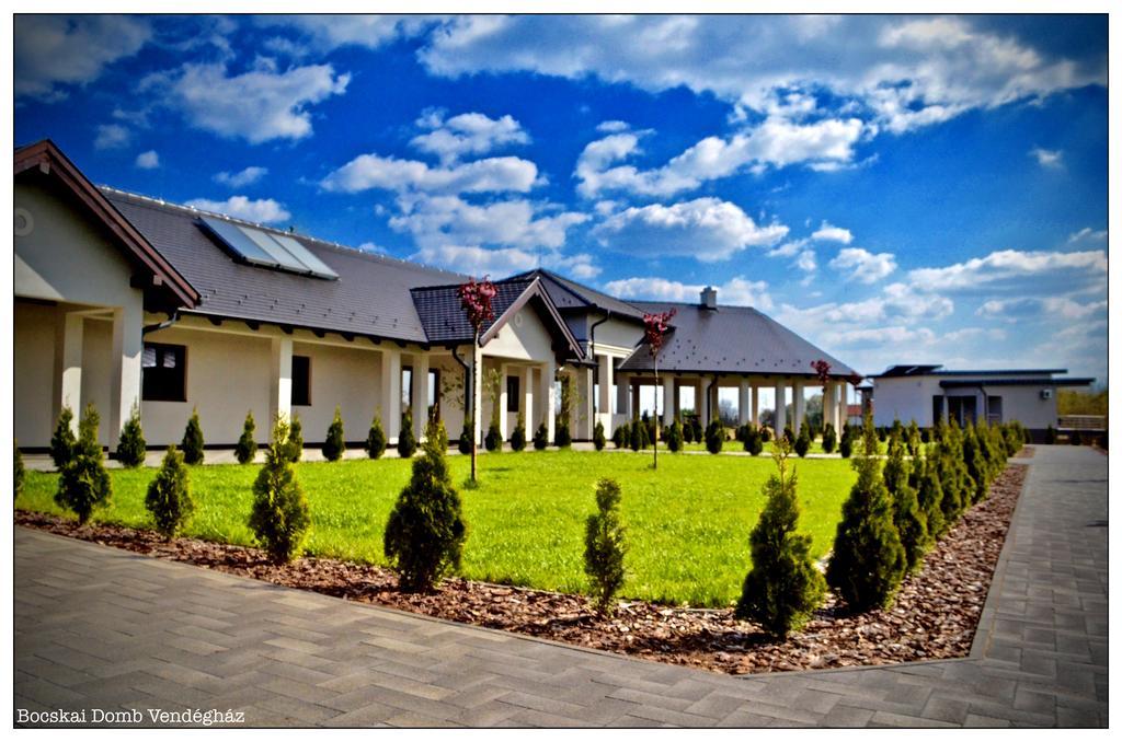 Hotel Bocskai Domb Vendeghaz Nagykallo Exterior foto